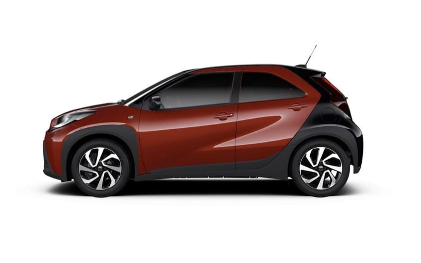 Toyota Aygo X Style 1.0 VVT-i - Chili Red &Black Met 2022.002
