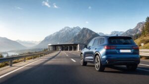 Auto con targa ceca in viaggio verso un centro di revisione in Italia